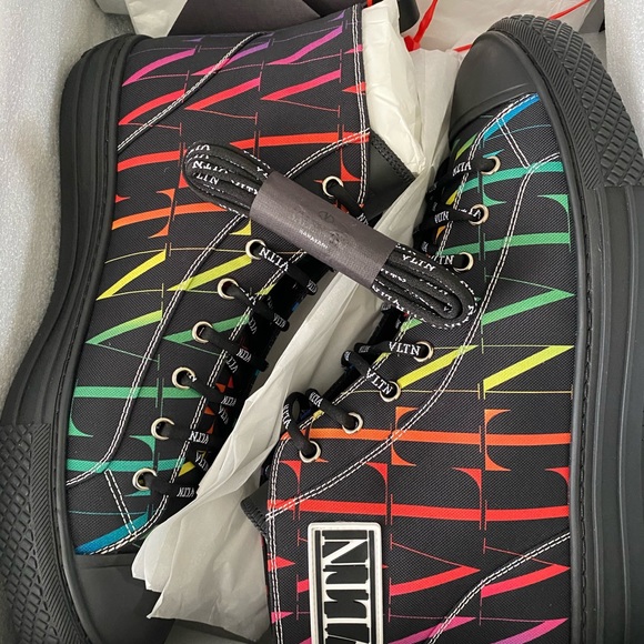 Valentino Sneakers - Picture 9 of 11